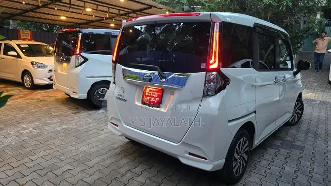 Toyota Roomy CUSTOM G 2024