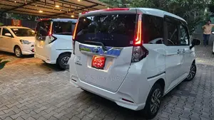 Toyota Roomy CUSTOM G 2024