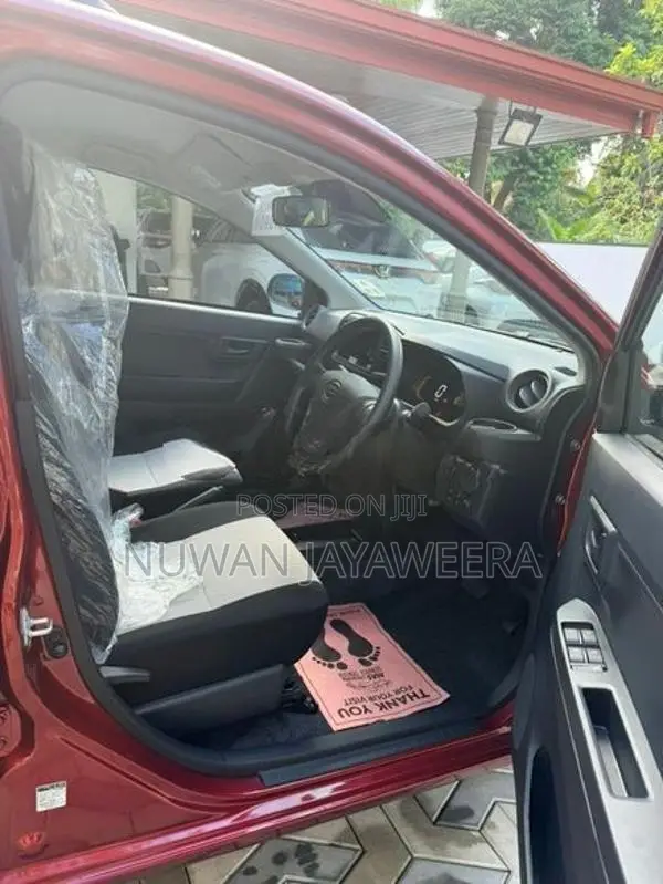Daihatsu Mira 2025