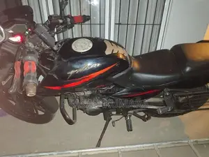 Bajaj Pulsar 180 2011