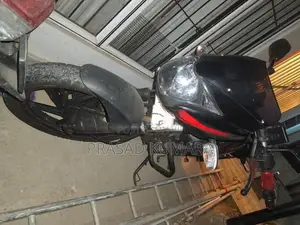 Bajaj Pulsar 180 2011