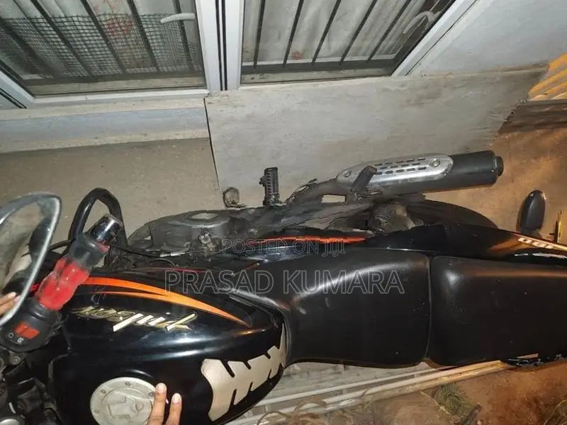 Bajaj Pulsar 180 2011