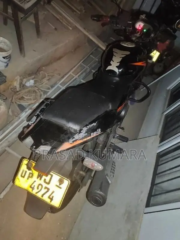 Bajaj Pulsar 180 2011