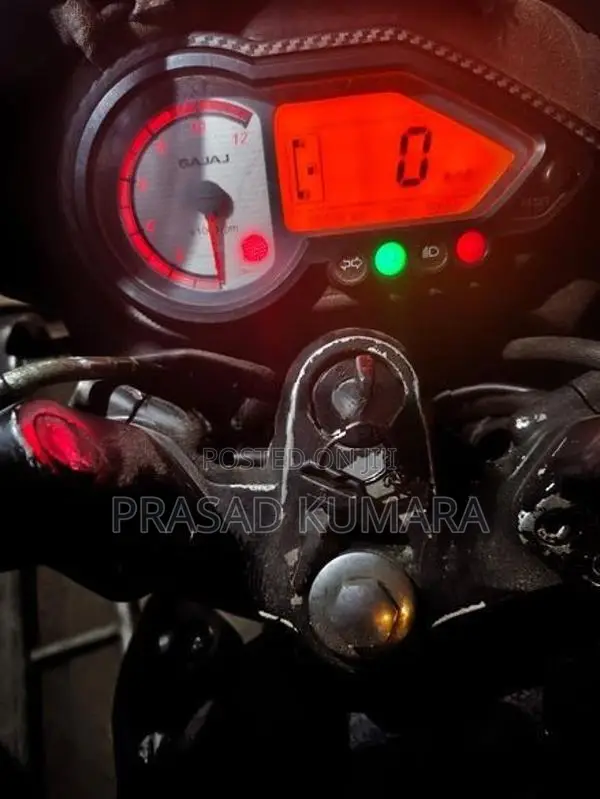 Bajaj Pulsar 180 2011
