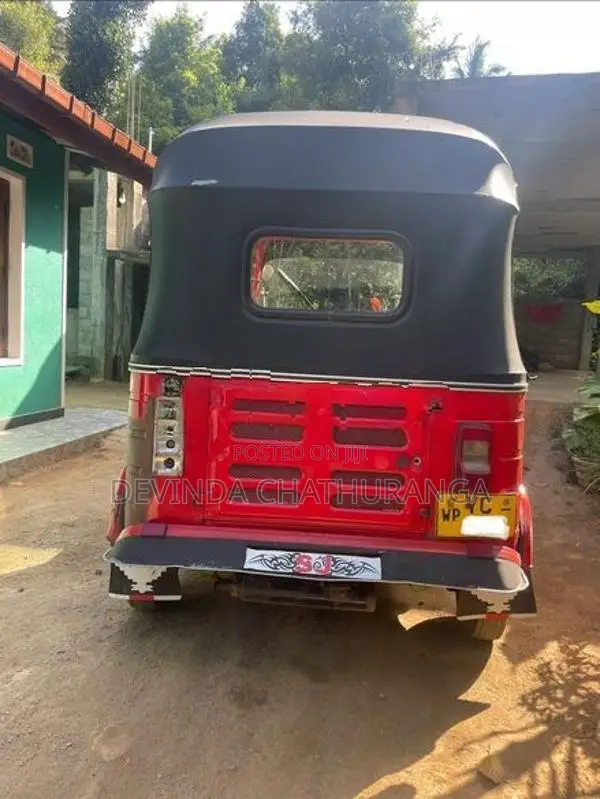Bajaj RE 2010