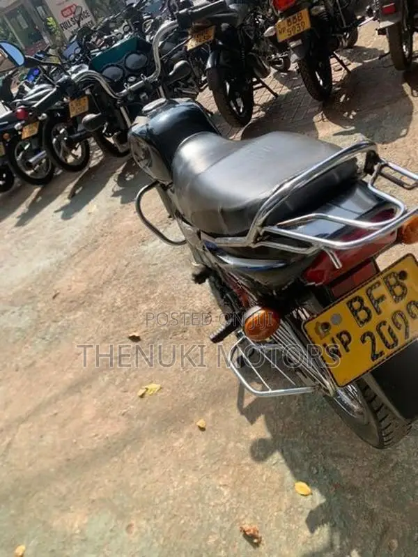 Bajaj CT100 2018