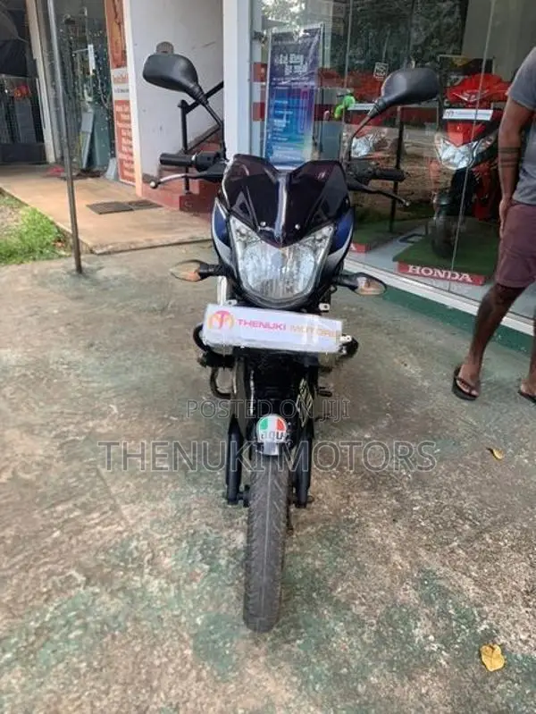Bajaj Discover 2015