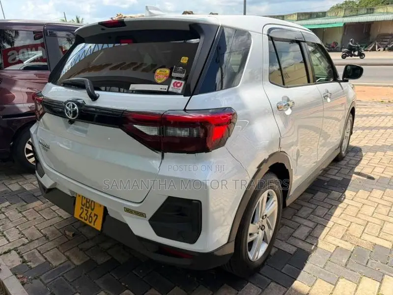 Toyota Raize Hybrid 2022