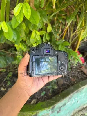 Canon 77D