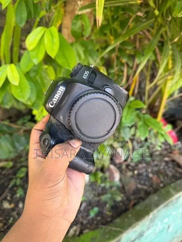 Canon 77D