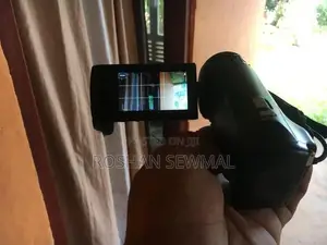 CX405 Handycam with Exmor R CMOS sensor