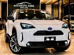 Toyota Yaris Cross Z Two-Tone 4 Way 2023