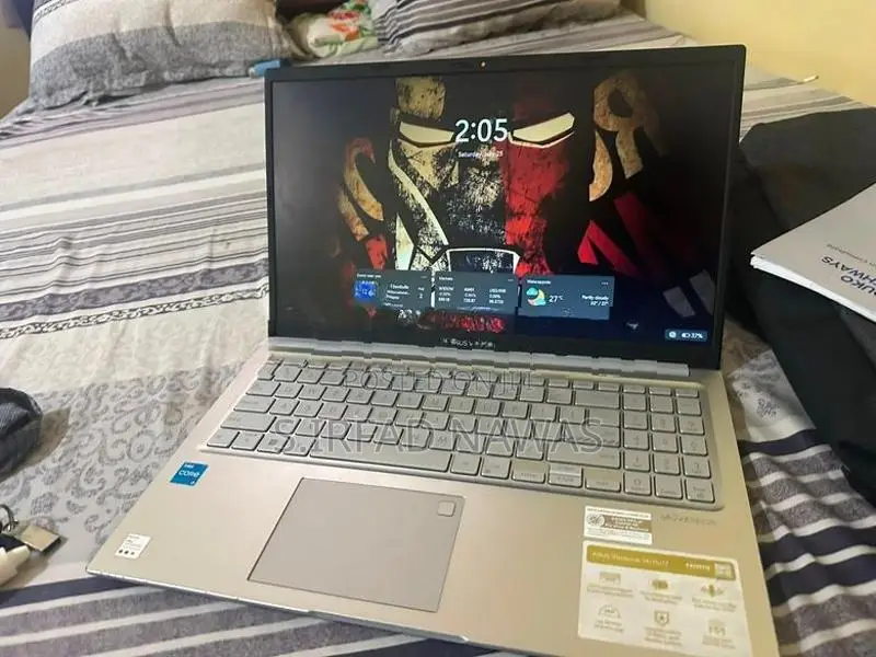 Asus Vivobook i3
