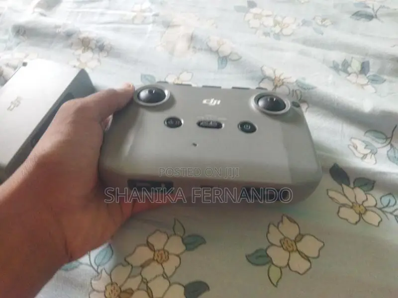 DJI mini 2 se,fly more combo
