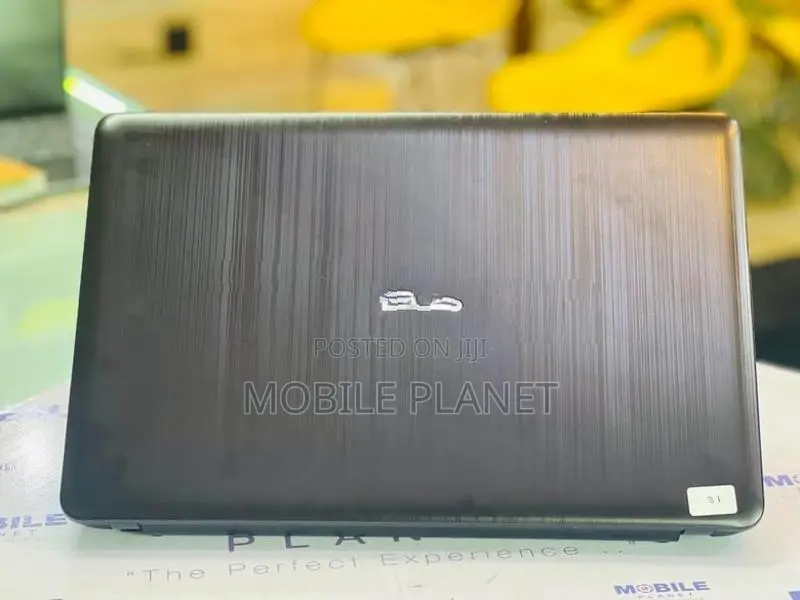 Asus Vivobook Intel Celeron N3350 4GB RAM 500GB HDD Laptop