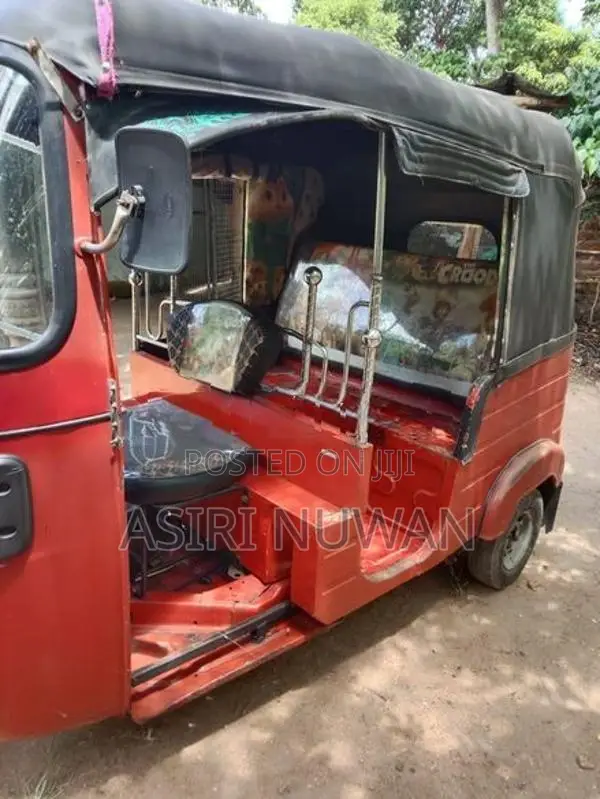 Bajaj RE 2014