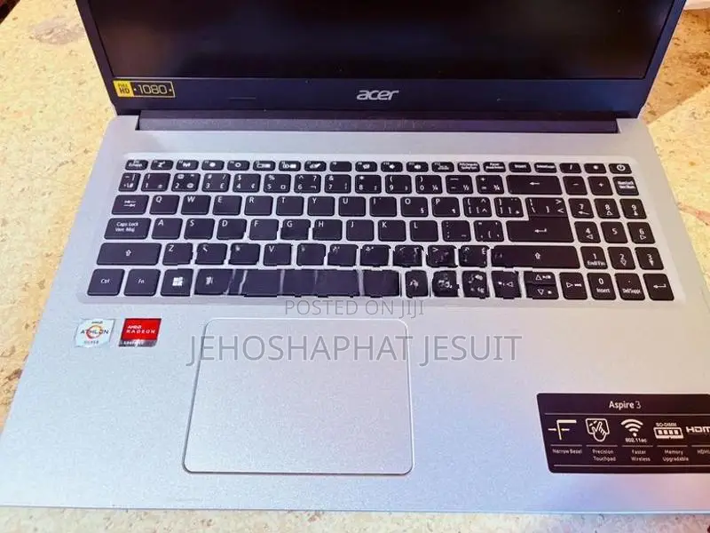 Laptop - Acer Aspire 3