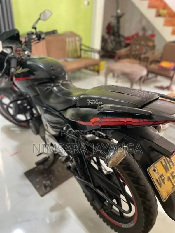 Bajaj Pulsar 180 2010
