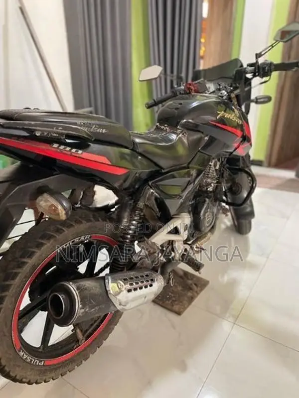 Bajaj Pulsar 180 2010