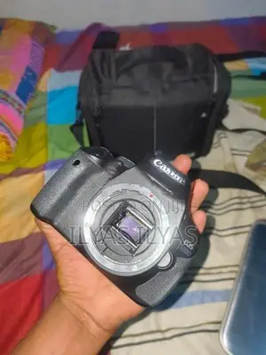Canon EOS 600D Camera