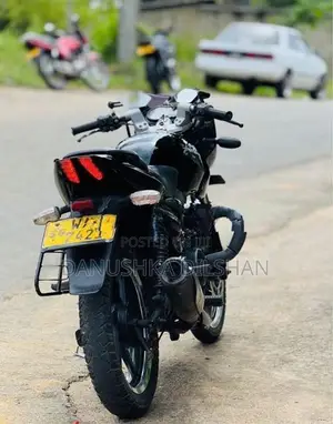 Bajaj Pulsar 180 2011