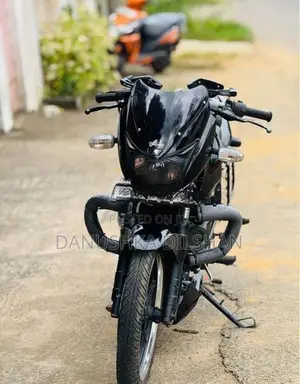 Bajaj Pulsar 180 2011