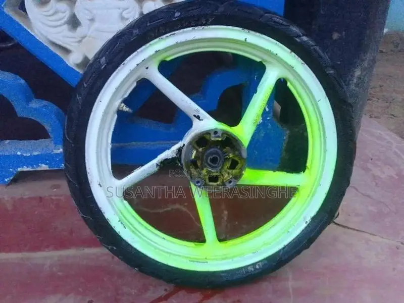 Front Alloy Wheel with 100/70/17 Tire