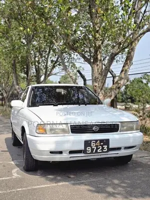 Nissan Sunny SB13 1992