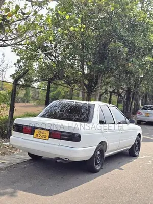 Nissan Sunny SB13 1992