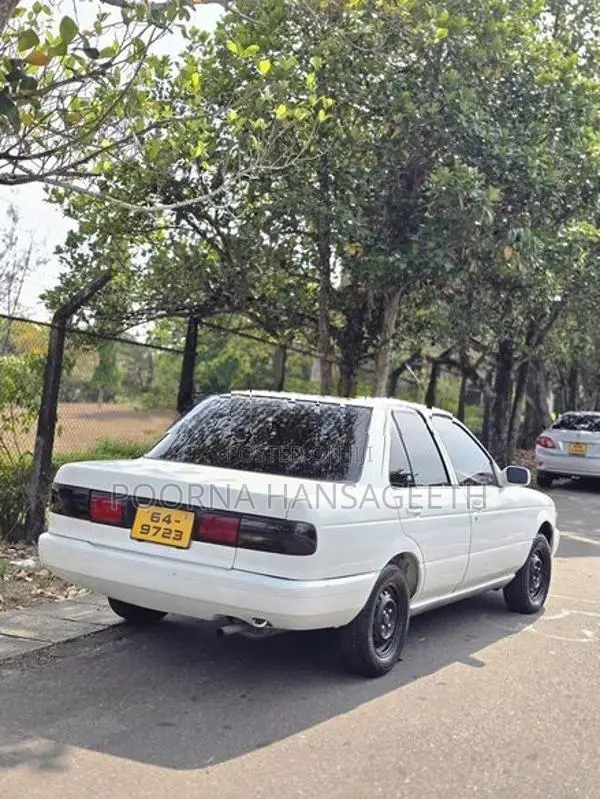 Nissan Sunny SB13 1992