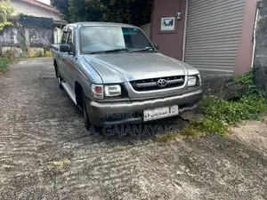 Toyota Hilux 2004