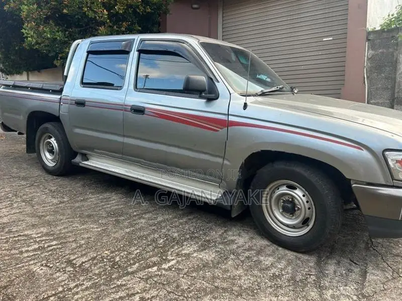 Toyota Hilux 2004
