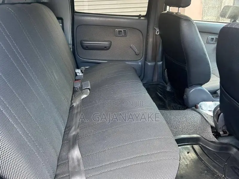 Toyota Hilux 2004