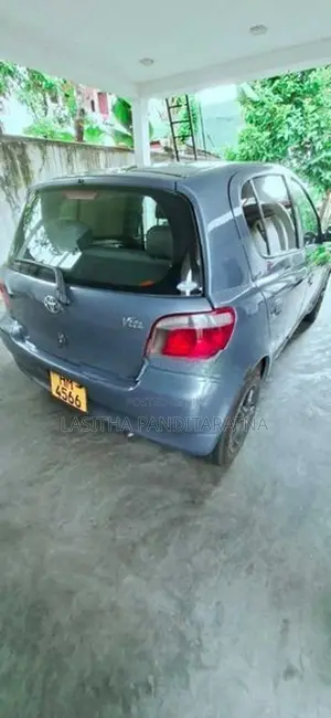 Toyota Vitz 2000