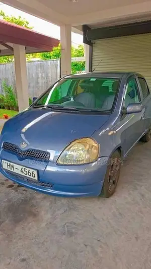 Toyota Vitz 2000