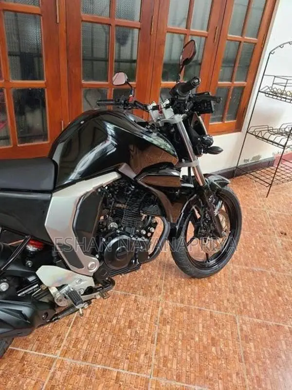 Yamaha FZs V2 Black Shine 2020