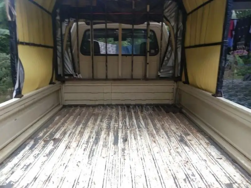 Nissan Vanette Cherry vennete 1982