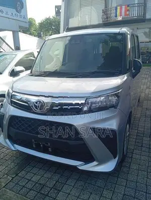 Toyota Roomy X 2023