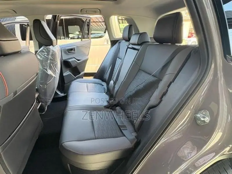 Toyota RAV4 ADVENTURE 2025