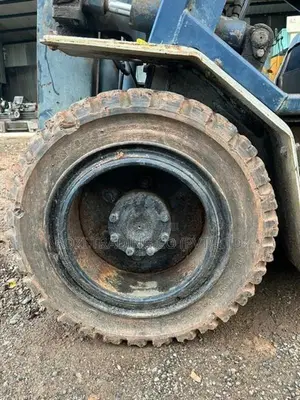 Petrol Komatsu 3Ton Forklift