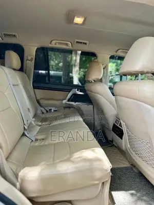 Toyota Land Cruiser Sahara 2013