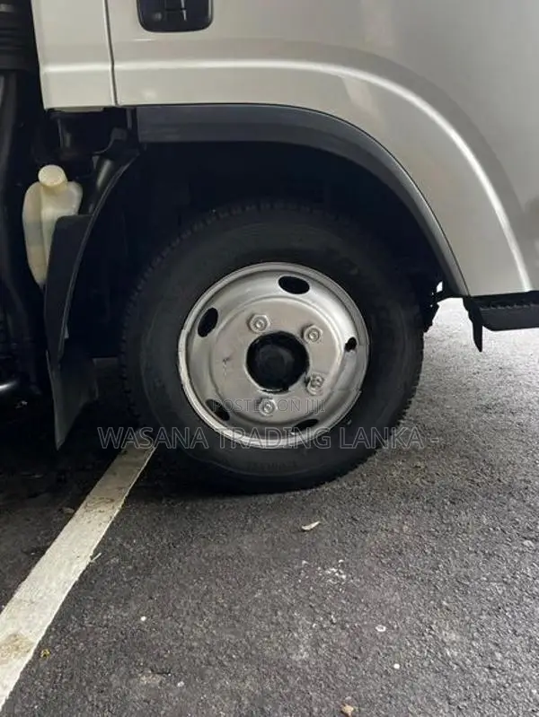 Isuzu Elf Aluminium full Body 2017