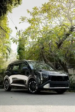 Kia Carens clavis 2025