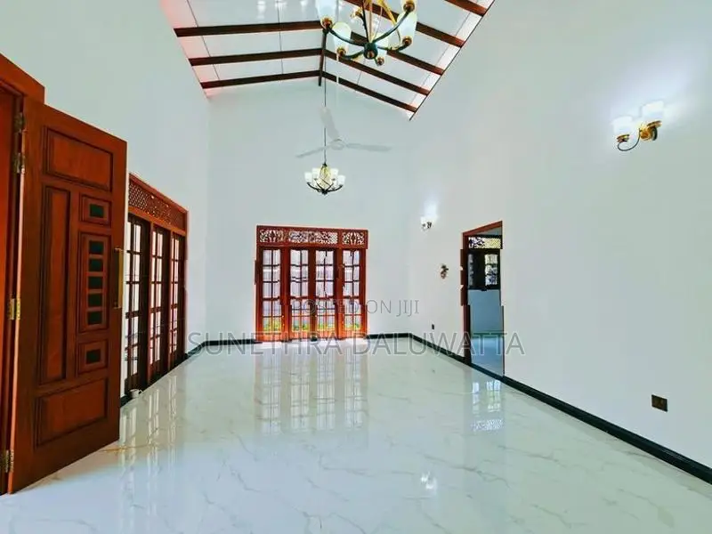 4 Bed Rooms Newly Built Modern House For Sale in Piliyandala