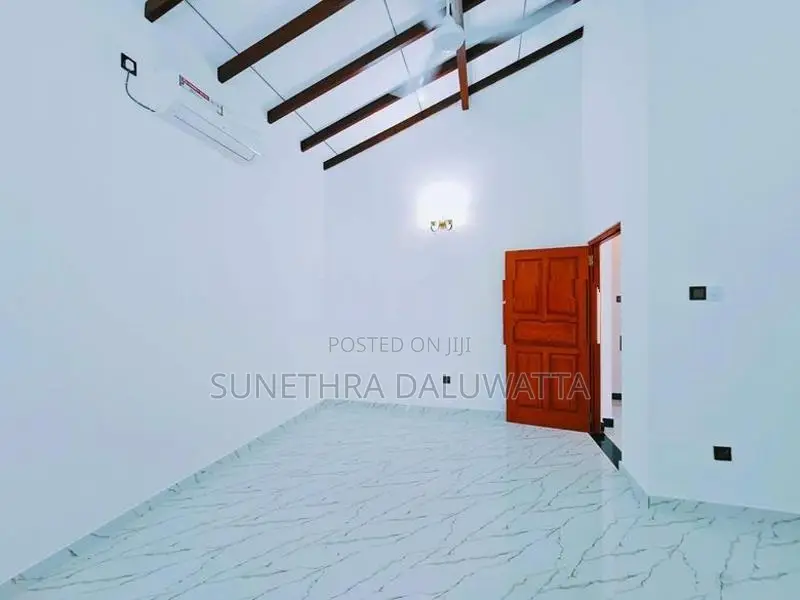4 Bed Rooms Newly Built Modern House For Sale in Piliyandala