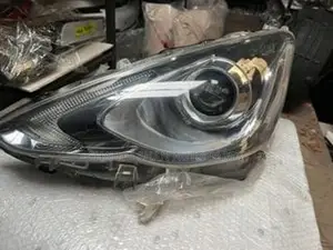 toyota aqua head light