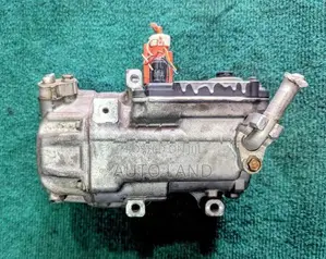 Toyota SAI AZK10 AC Compressor