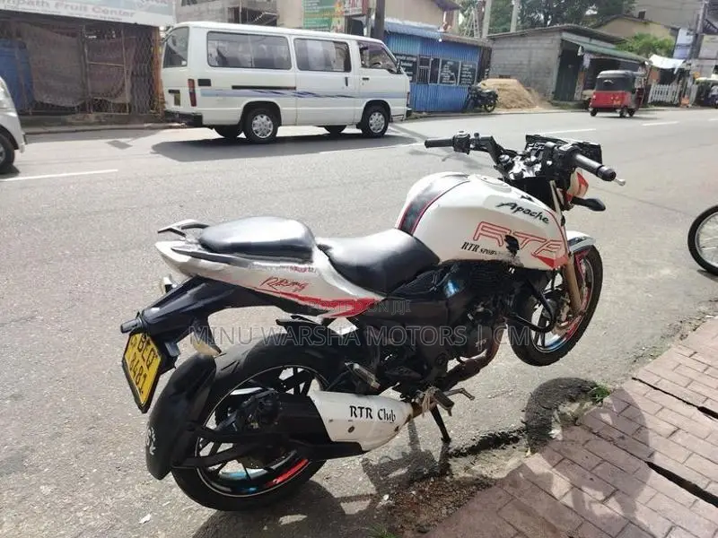 TVS Apache RTR 200 2016