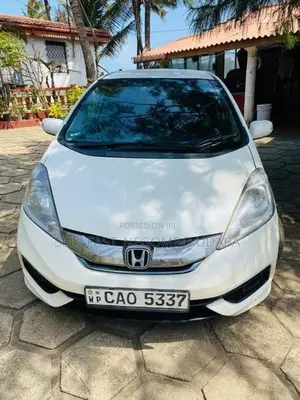 Honda Fit Shuttle 2014