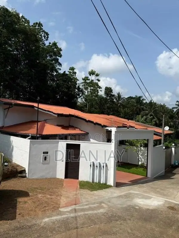 Brand New Home for Sale in Siyambalagoda